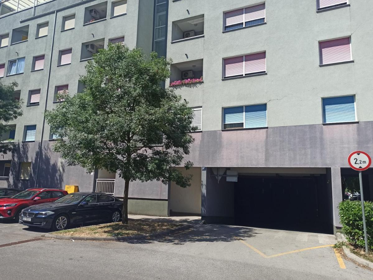 Zagreb Lake Star & Included Garage Parking Place 外观 照片